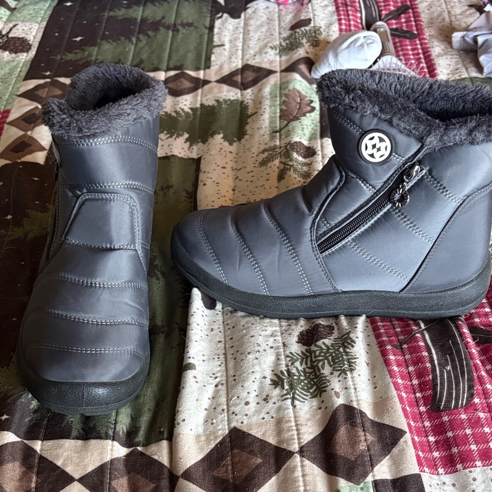Women's Gray Quilted Ankle Boots